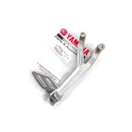 Bracket Footrest Rear Right Yamaha YZF R15 BK6-F742L-00