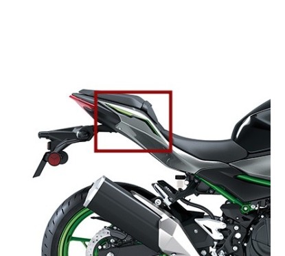 Mark Cover Tail Right Kawasaki Z500 56077-2577